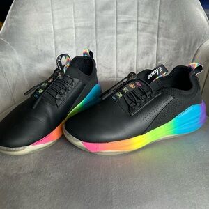 Clove rainbow medical tennis shoes